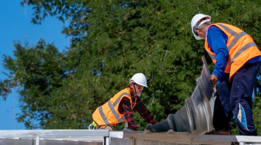 Professional gutter cleaning in Sheldon, WI